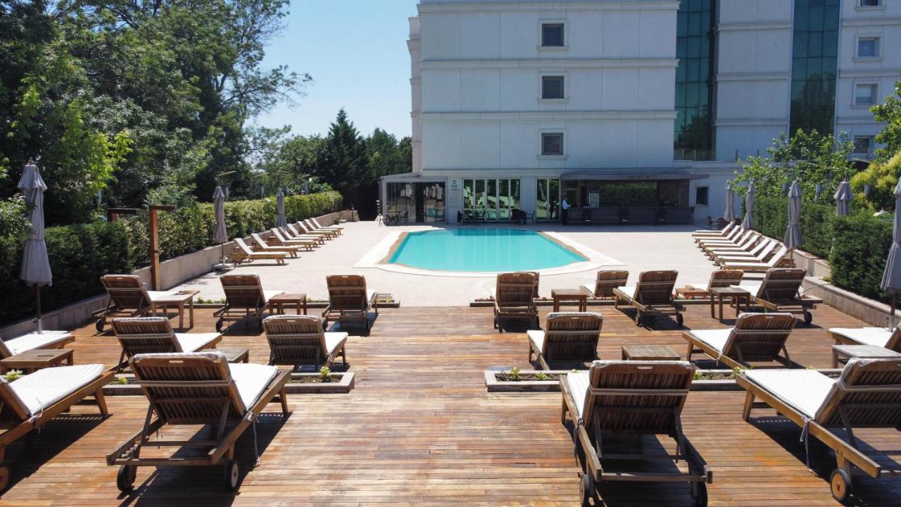 伊斯坦布尔亚洲西瓦希尔科酒店 外观 照片 The pool at the hotel